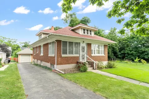 Exterior - 763 Saint Charles St, Elgin, IL 60120 photo 2 of 8