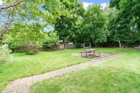 Exterior - 763 Saint Charles St, Elgin, IL 60120 photo 5 of 8