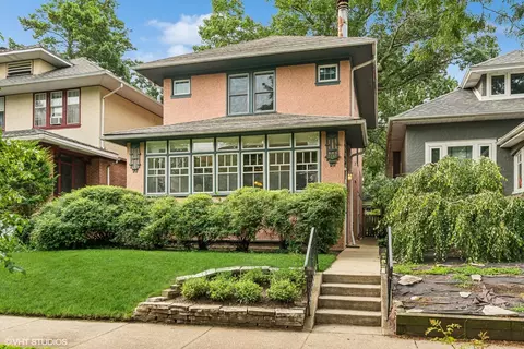 2237 W Estes Ave, Chicago, IL 60645