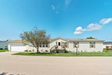236 Meadowlark Ln, Sandwich, IL 60548