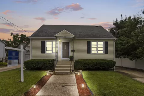 203 E 1st St, East Dundee, IL 60118 photo 1