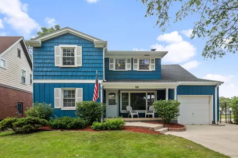 722 N Waiola Ave, La Grange Park, IL 60526