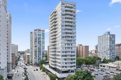 5601 N Sheridan Rd #4A, Chicago, IL 60660