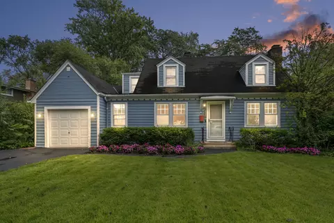 805 Glendale Rd, Glenview, IL 60025