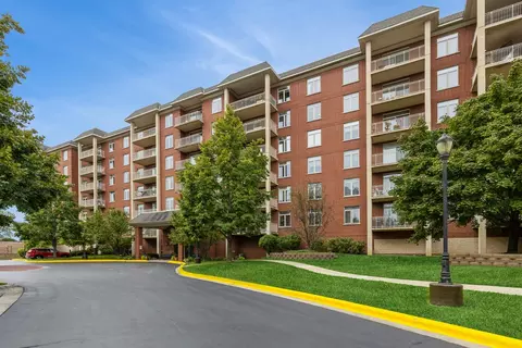 8300 Callie Ave #509, Morton Grove, IL 60053