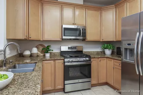 1450 Ginger Woods Ct, Wheeling, IL 60090 photo 8
