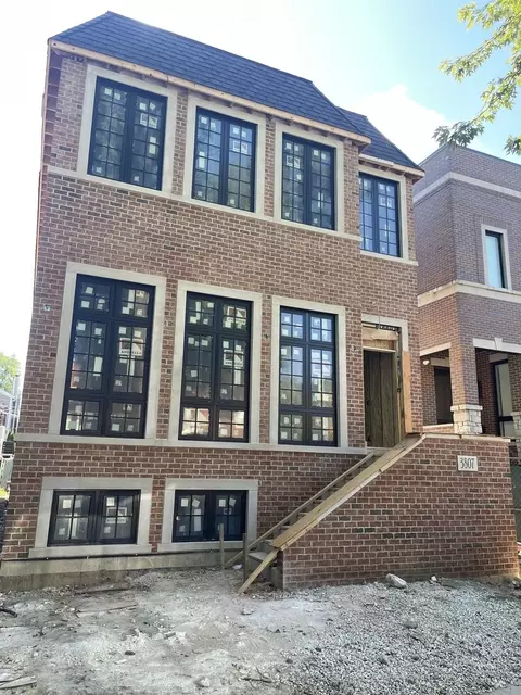 3807 N Claremont Ave, Chicago, IL 60618