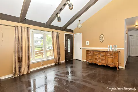 Living - 5102 Sandburg Dr, Mchenry, IL 60050 photo 1 of 4