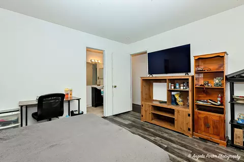 Bedroom - 5102 Sandburg Dr, Mchenry, IL 60050 photo 2 of 4