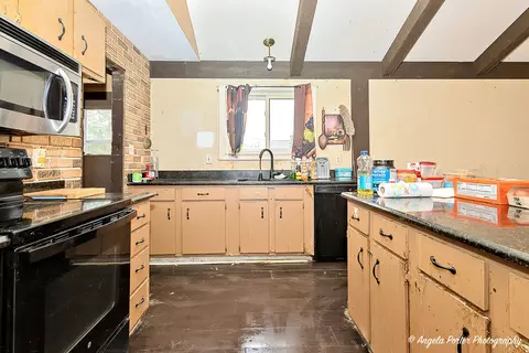 Kitchen - 5102 Sandburg Dr, Mchenry, IL 60050 photo 1 of 1