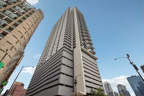 235 W Van Buren St #2102, Chicago, IL 60607