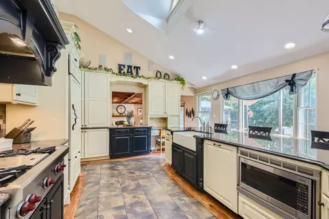 Kitchen - 415 S Lombard Rd, Itasca, IL 60143 photo 5 of 5