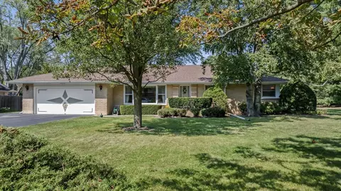 32 Glenbrook Dr, Prospect Heights, IL 60070