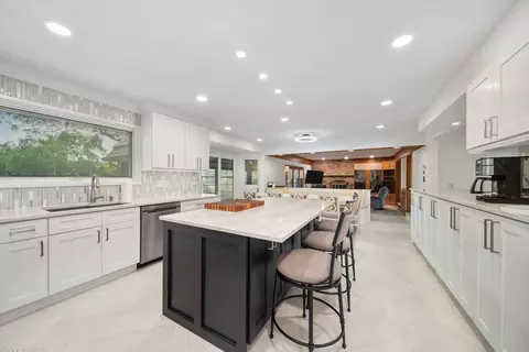 1240 Eagle Ct, Wheaton, IL 60189 photo 8