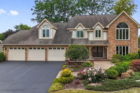 1240 Eagle Ct, Wheaton, IL 60189