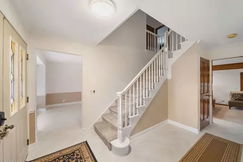 1240 Eagle Ct, Wheaton, IL 60189 photo 3