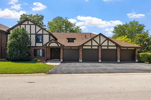 11126 Cottonwood Dr #11C, Palos Hills, IL 60465