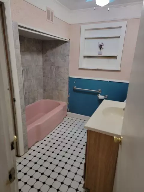 Bath - 1845 W 35th St, Steger, IL 60475 photo 2 of 2