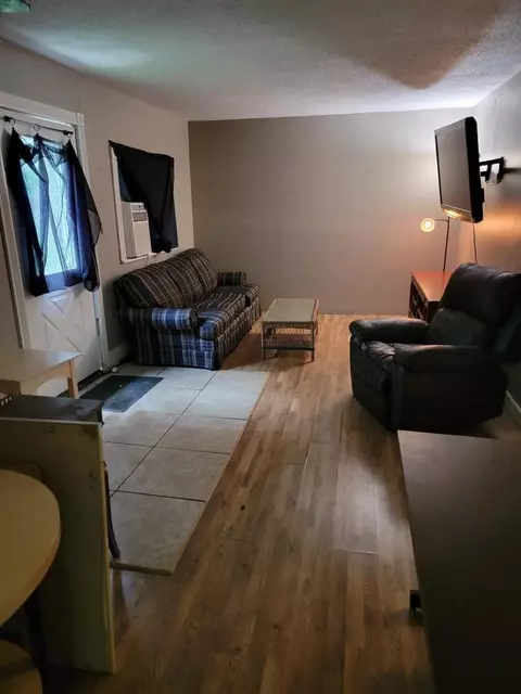 Living - 1845 W 35th St, Steger, IL 60475 photo 3 of 4
