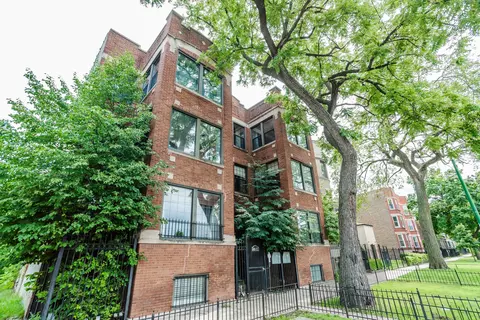 4911 S Prairie Ave #1N, Chicago, IL 60615