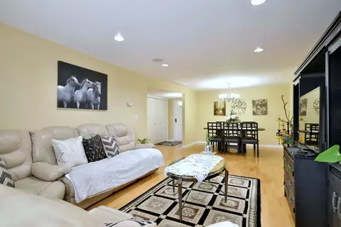 711 S River Rd #514, Des Plaines, IL 60016 photo 7