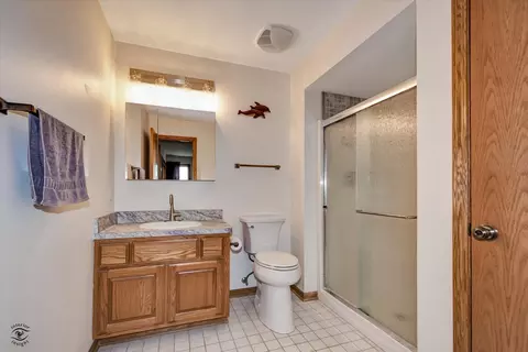 Bath - 3195 School Dr, Morris, IL 60450 photo 1 of 2