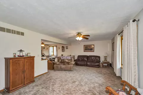Living - 3195 School Dr, Morris, IL 60450 photo 1 of 2