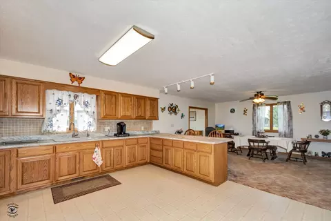 Kitchen - 3195 School Dr, Morris, IL 60450 photo 2 of 3
