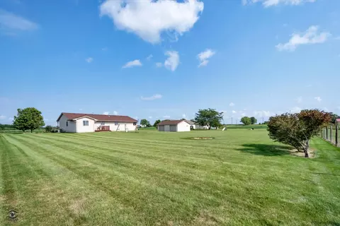 Exterior - 3195 School Dr, Morris, IL 60450 photo 2 of 4
