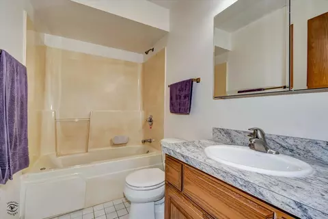 Bath - 3195 School Dr, Morris, IL 60450 photo 2 of 2