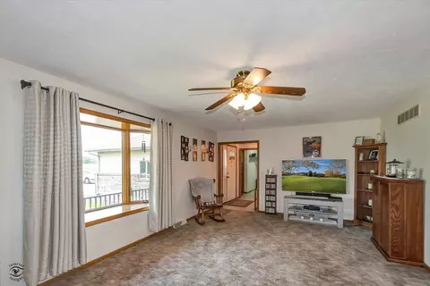 Living - 3195 School Dr, Morris, IL 60450 photo 2 of 2