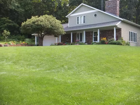 587 N Daysville Rd, Oregon, IL 61061