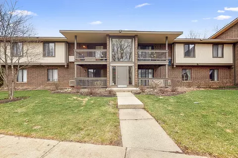 567 Somerset Ln #5, Crystal Lake, IL 60014