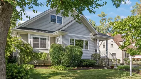425 W 2nd St, Elmhurst, IL 60126