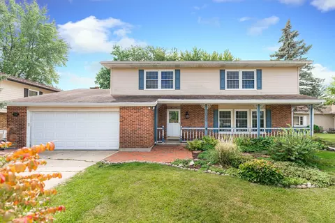 1636 Bayberry Ln, Sycamore, IL 60178