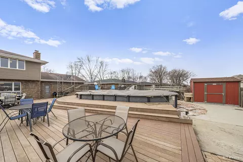 Exterior - 807 Maple Ln, Peotone, IL 60468 photo 6 of 7