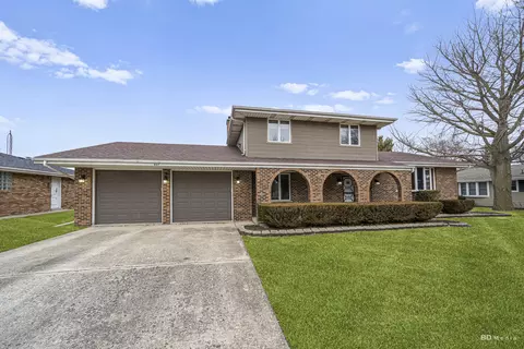 Exterior - 807 Maple Ln, Peotone, IL 60468 photo 7 of 7