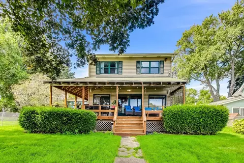 2208 Orchard Beach Rd, Mchenry, IL 60050