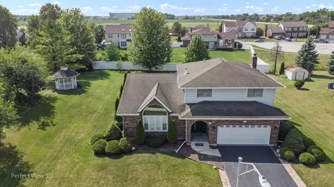 40 Red Barn Rd, Matteson, IL 60443 photo 2
