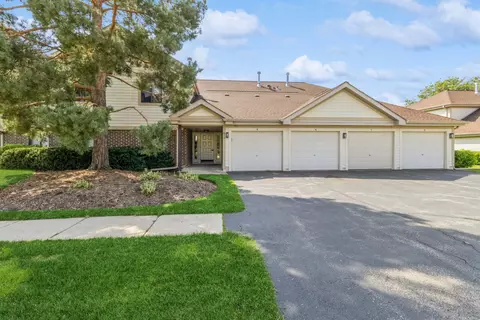 830 E Carriage Ln #7, Palatine, IL 60074