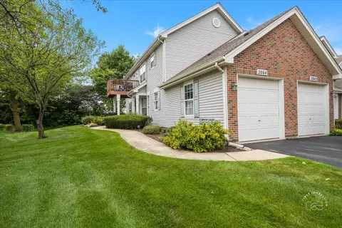 2064 Waverly Ln, Algonquin, IL 60102