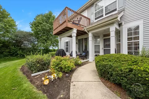 2064 Waverly Ln, Algonquin, IL 60102 photo 2