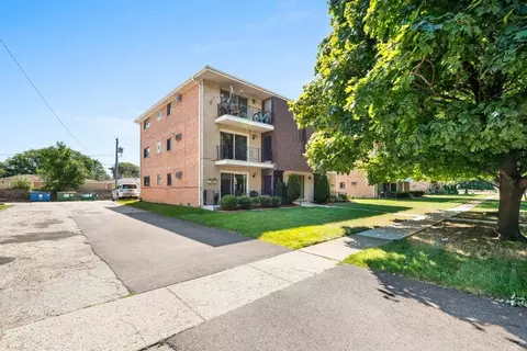 8029 Beloit Ave #2B, Bridgeview, IL 60455