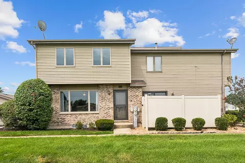 724 Lake Rd #724, New Lenox, IL 60451