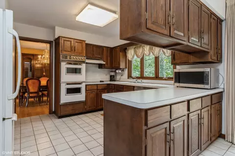 16 W479 Timberlake Dr, Willowbrook, IL 60527 photo 4