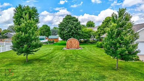 Exterior - 844 Adrienne Ave, Ottawa, IL 61350 photo 3 of 4