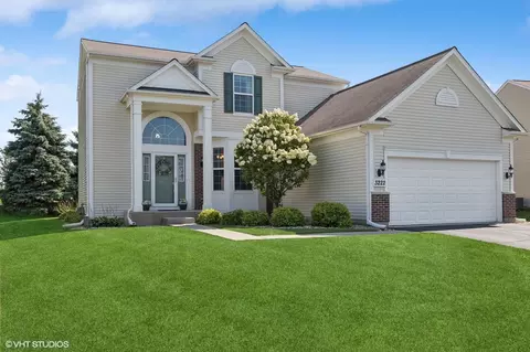 3222 Drury Ln, Carpentersville, IL 60110