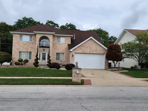 18016 Donatus Dr, Lansing, IL 60438