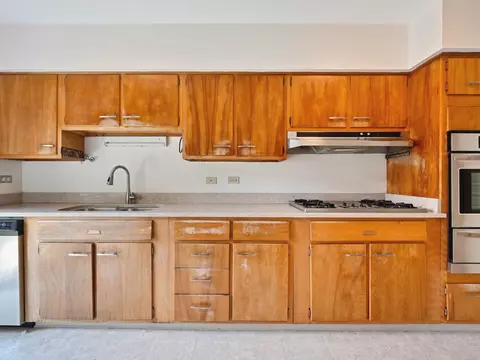 1460 E 56th St, Chicago, IL 60637 photo 4