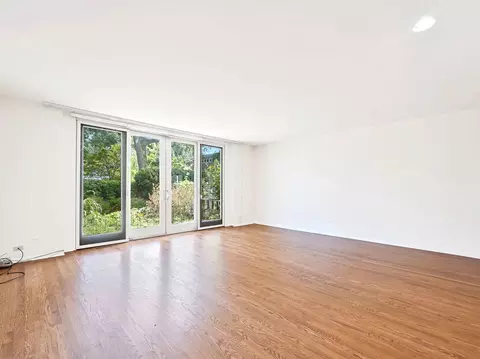 1460 E 56th St, Chicago, IL 60637 photo 2